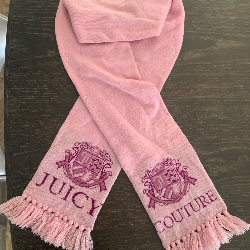 Juicy couture scarf